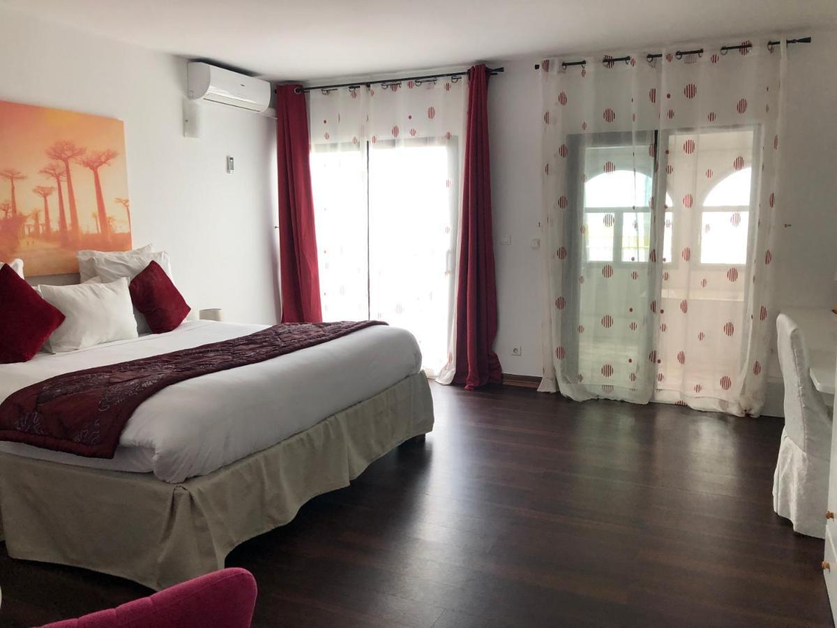 Residence Hoteliere Oceane Libreville Bagian luar foto