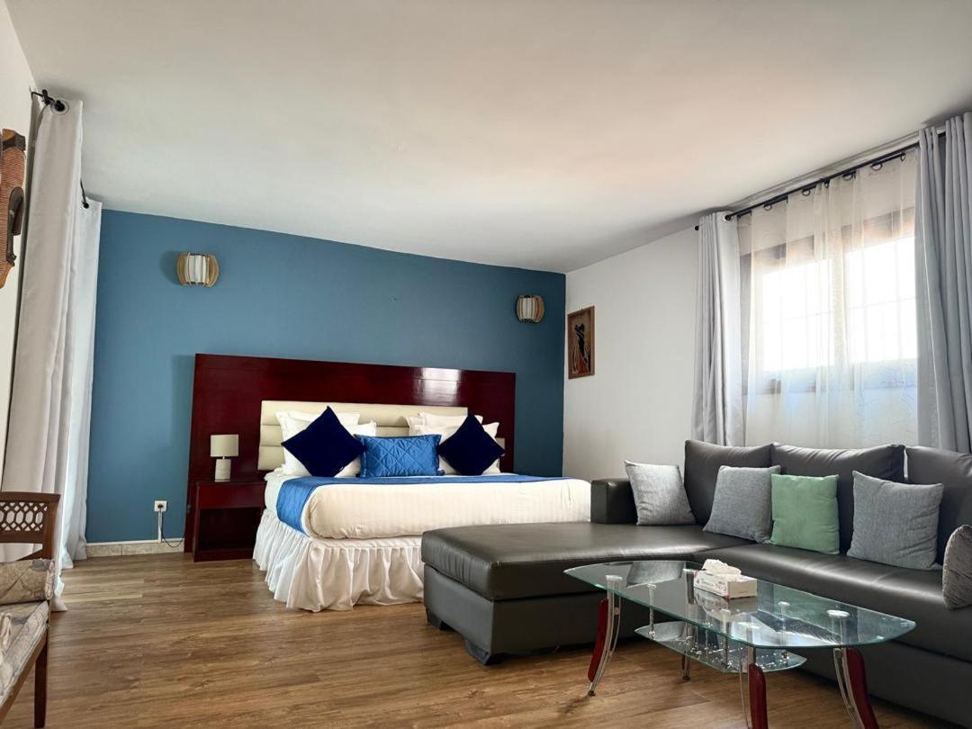 Residence Hoteliere Oceane Libreville Bagian luar foto