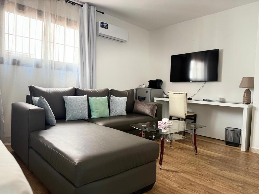 Residence Hoteliere Oceane Libreville Bagian luar foto