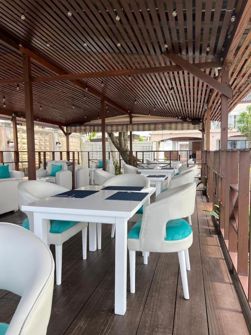 Residence Hoteliere Oceane Libreville Bagian luar foto