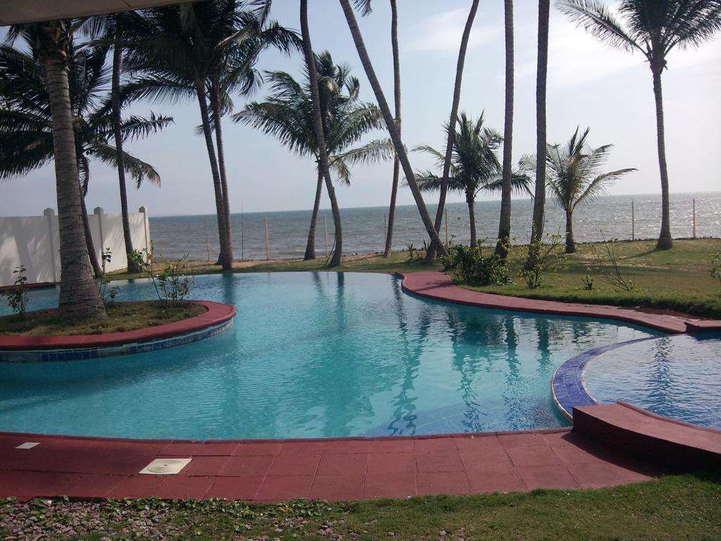 Residence Hoteliere Oceane Libreville Bagian luar foto